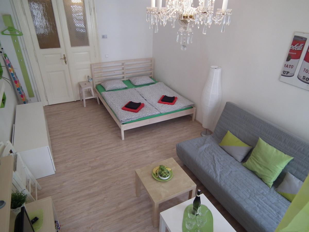 Apartment In The Centre Praga Esterno foto