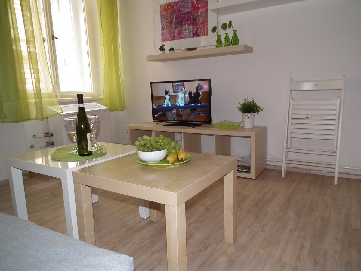 Apartment In The Centre Praga Esterno foto