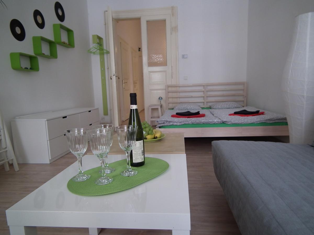 Apartment In The Centre Praga Esterno foto