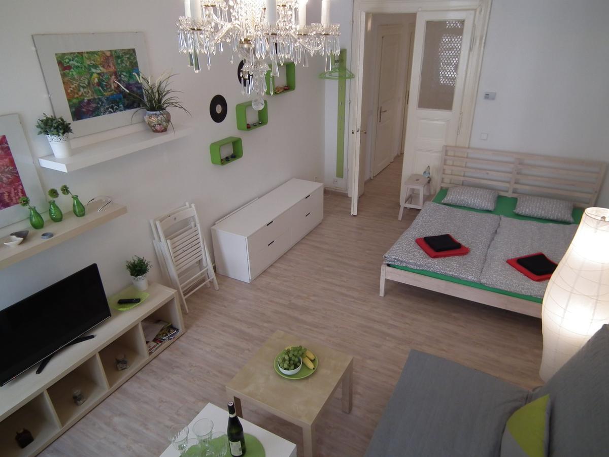 Apartment In The Centre Praga Esterno foto
